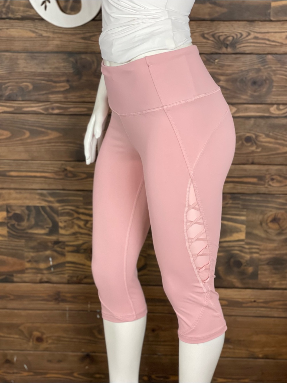 PINK‎ VS | Crisscross Peekaboo Strappy Lace Up Cropped Capri Knockout Leggings